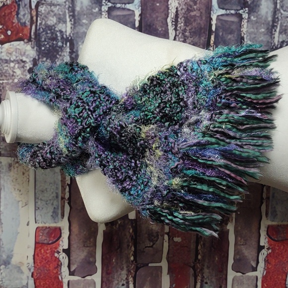 Artisan Crafted Eyelash Fringe Scarf - Picture 2 of 3